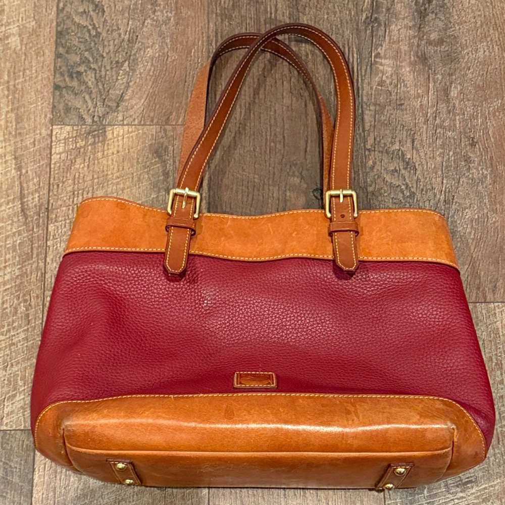WOMENS DOONEY AND BURKE LEATHER SHOULDER BAG